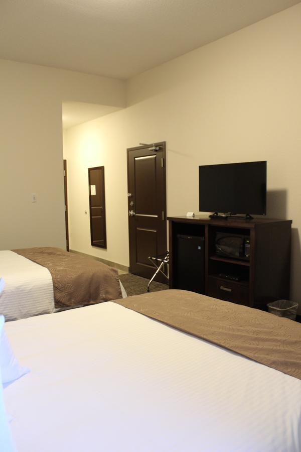 Prairie Moon Inn & Suites Macklin מראה חיצוני תמונה
