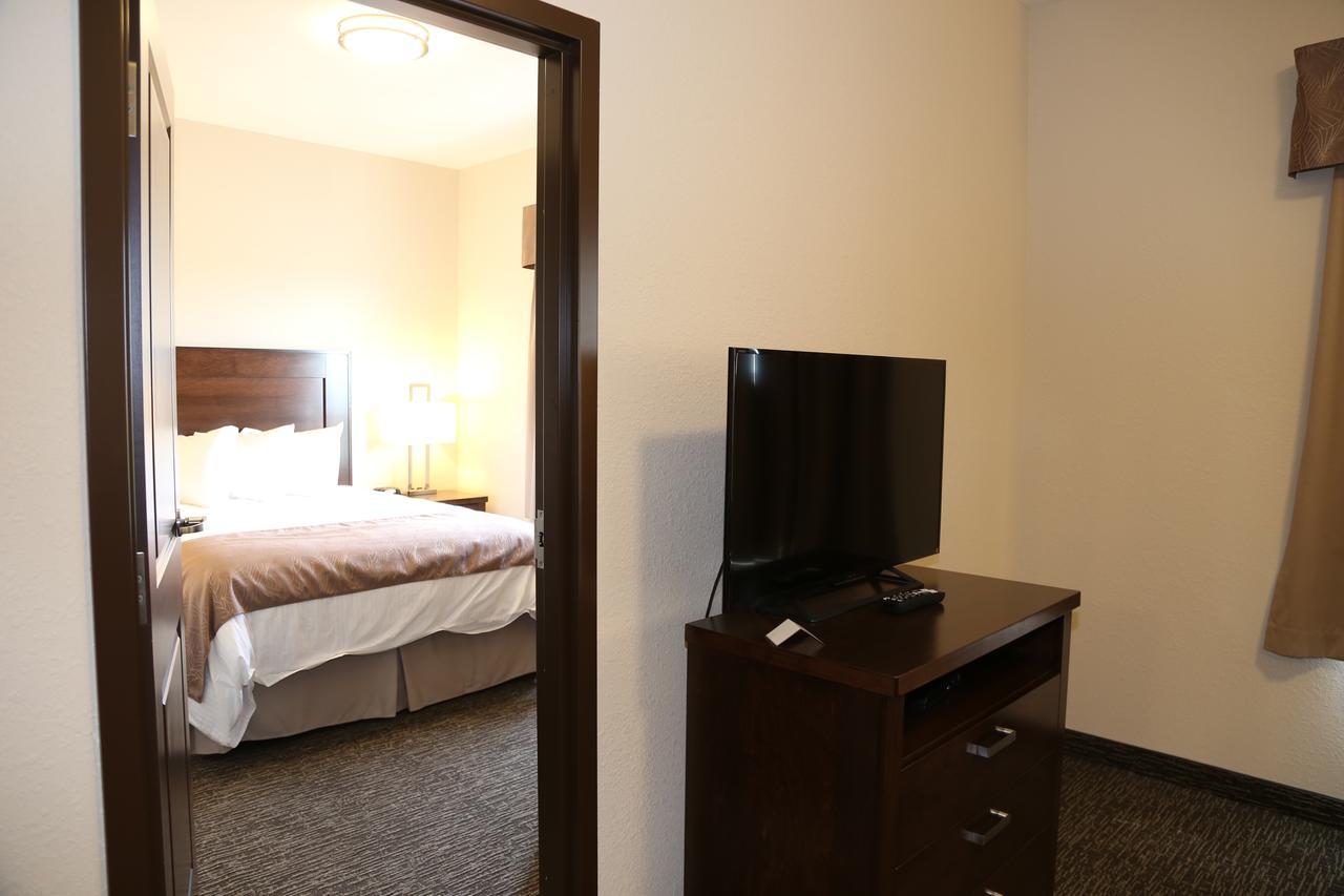 Prairie Moon Inn & Suites Macklin מראה חיצוני תמונה