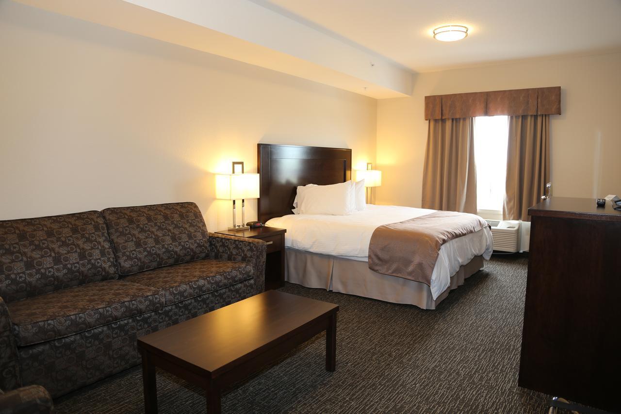 Prairie Moon Inn & Suites Macklin מראה חיצוני תמונה